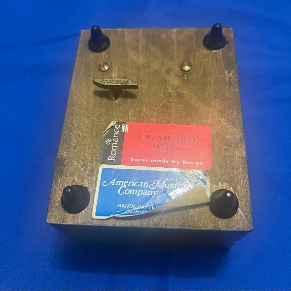 Vintage Jewelry musical box - Picture 6 of 6